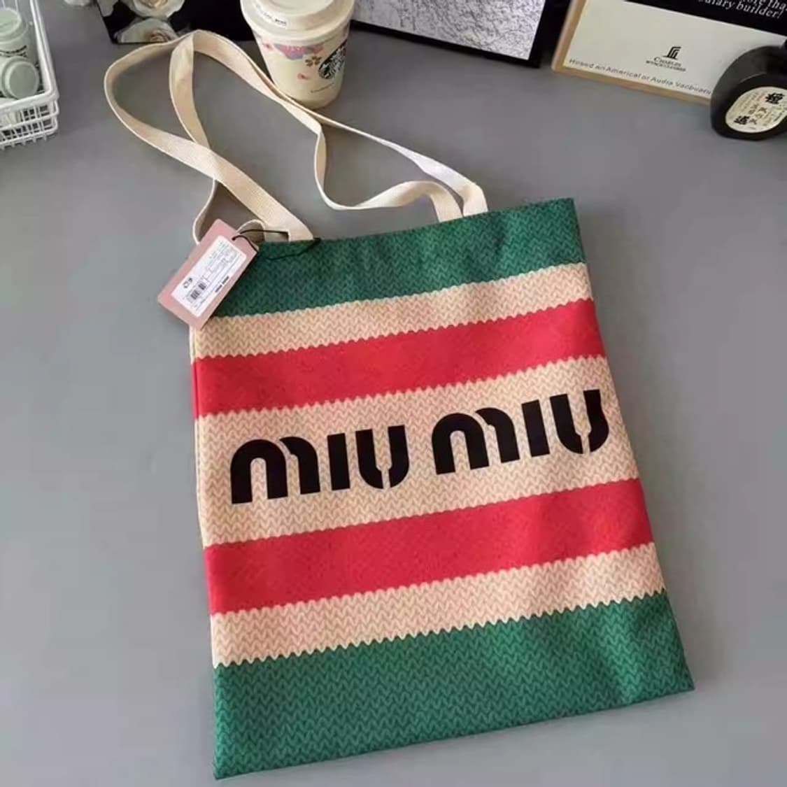 미우미우 뷰티 스트라이프 에코백 기프트백 그린 상품이미지4