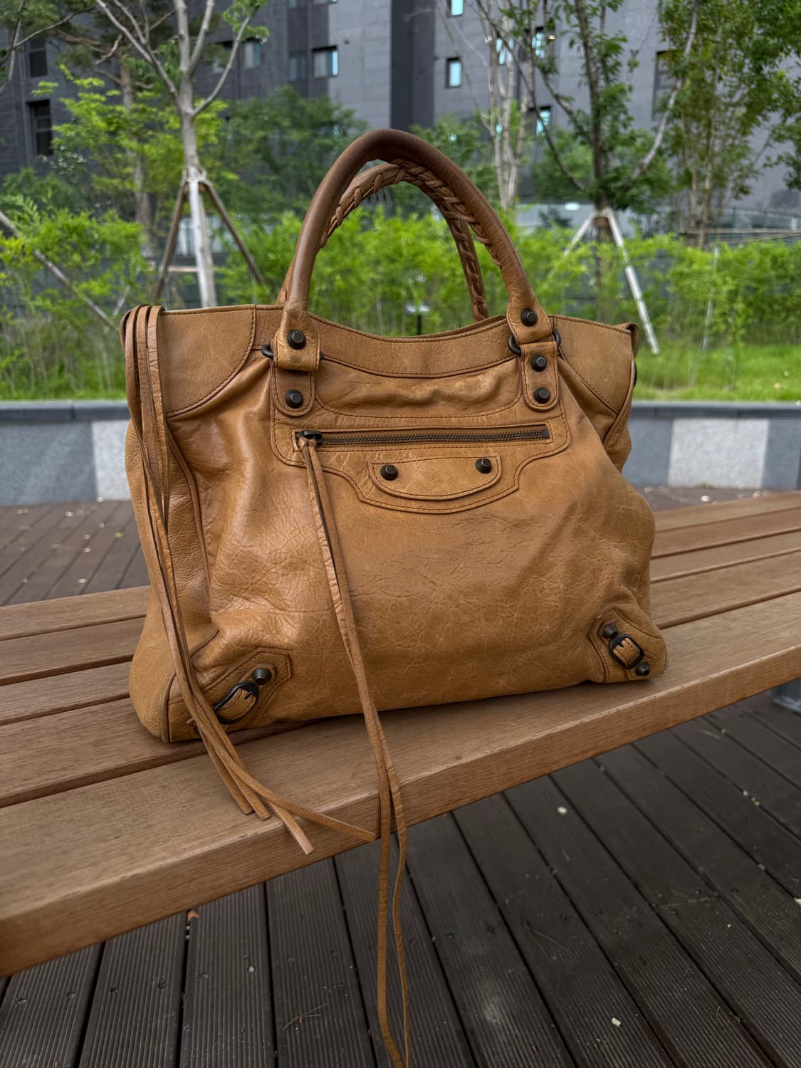 Balenciaga 발렌시아가 레더 시티 모터백 상품이미지1