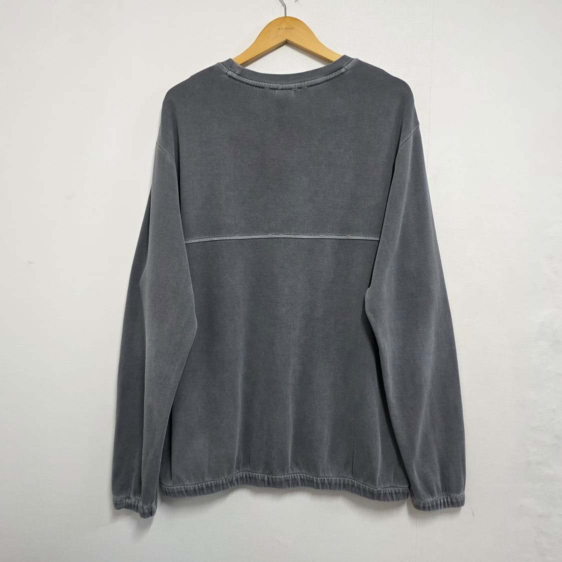 105 XL 노스페이스 피그먼트 다잉 오버핏 맨투맨 그레이 상품이미지4