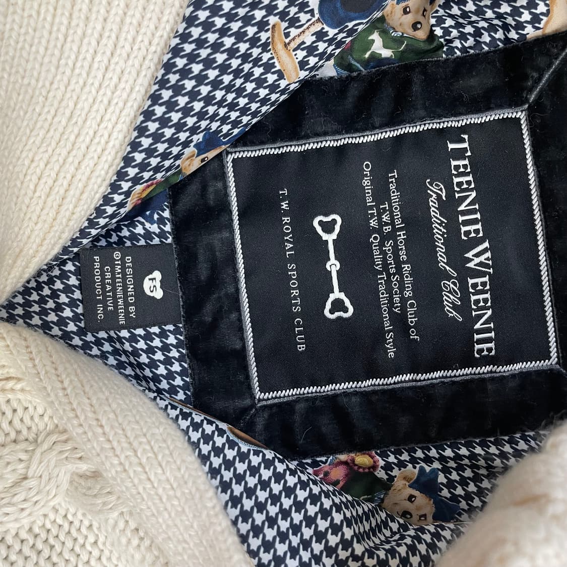 티니위니 울프죠 케이블 버튼 니트 집업 아이보리 상품이미지6