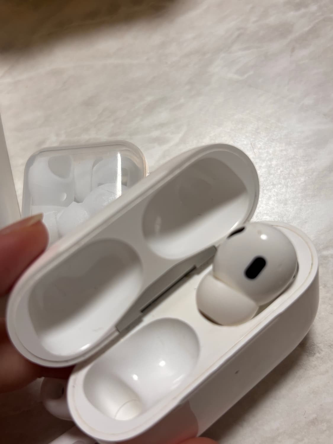 에어팟 프로 2세대 본체+오른쪽 유닛 풀박스 상품이미지3