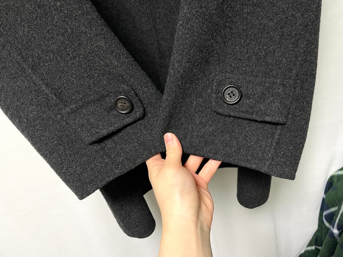 (정품) 입생로랑 남성 여유핏 히든버튼 울 맥코트 _ 차콜 100 상품이미지5