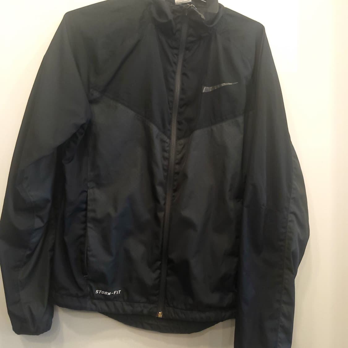 나이키 스톰핏 기능성 바람막이 상품이미지2