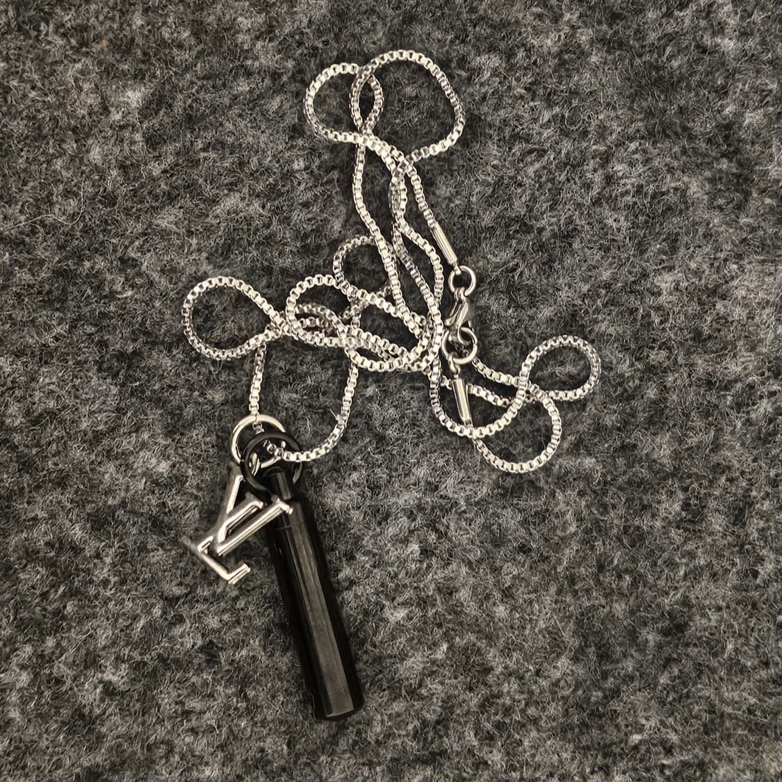 550 루이비통 보틀 빈티지 업사이클링 남자 써지컬 목걸이 상품이미지1