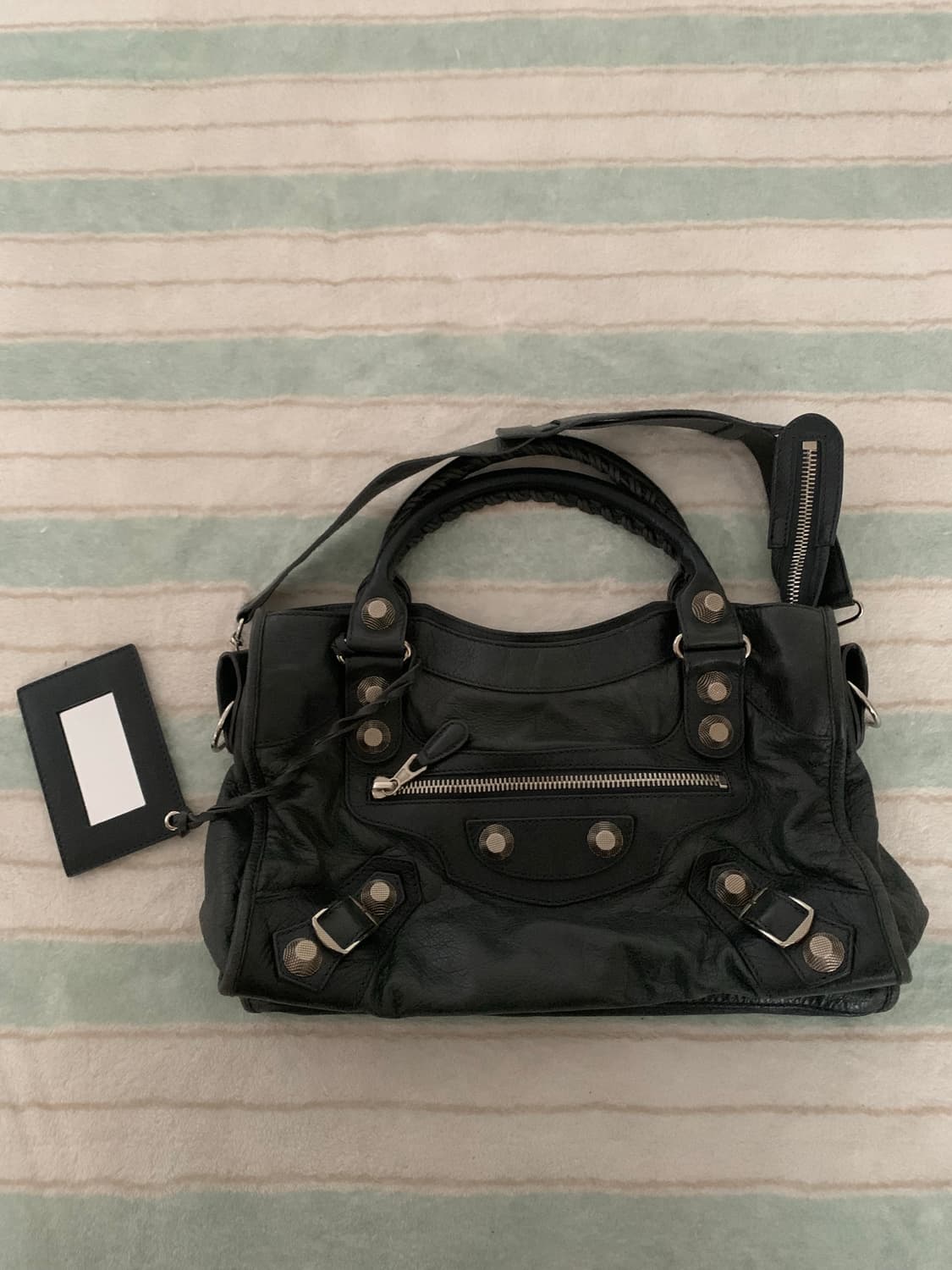 발렌시아가 모터백 시티백 다크 그레이 자이언트 상품이미지1