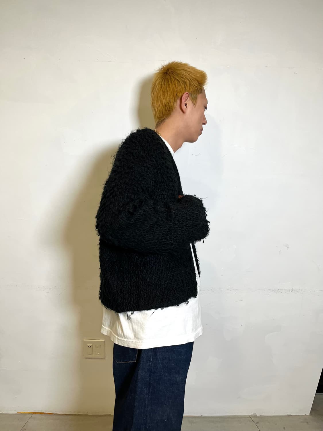 Acrylic Black Cardigan 상품이미지1