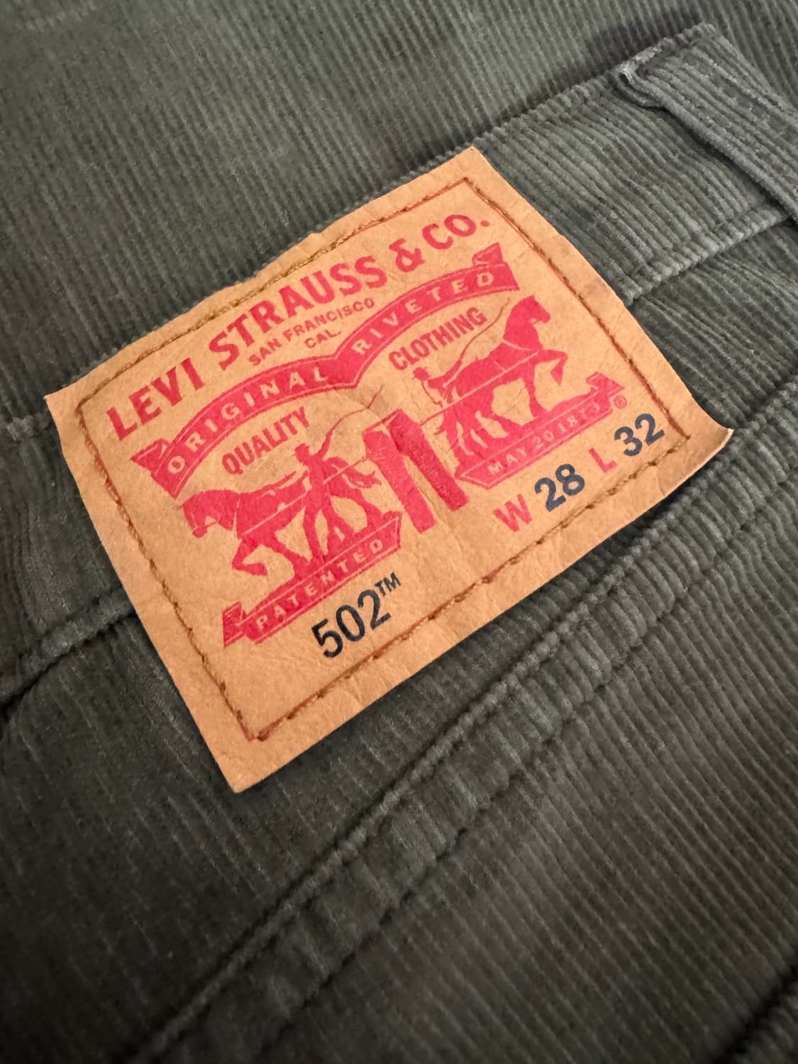 정품!! 여성 리바이스 502 코듀로이 팬츠 카키 29.9인치 상품이미지3