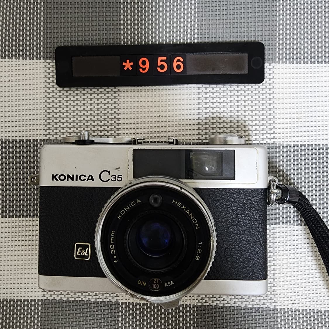 코니카 C 35 E&L 필름카메라 실버바디 상품이미지1