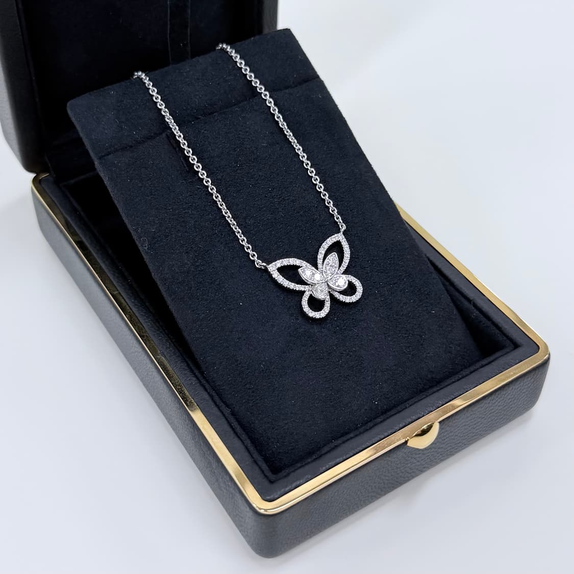 1050판매[S+급/미니]그라프 버터플라이 실루엣 다이아 펜던트 목걸이 상품이미지3