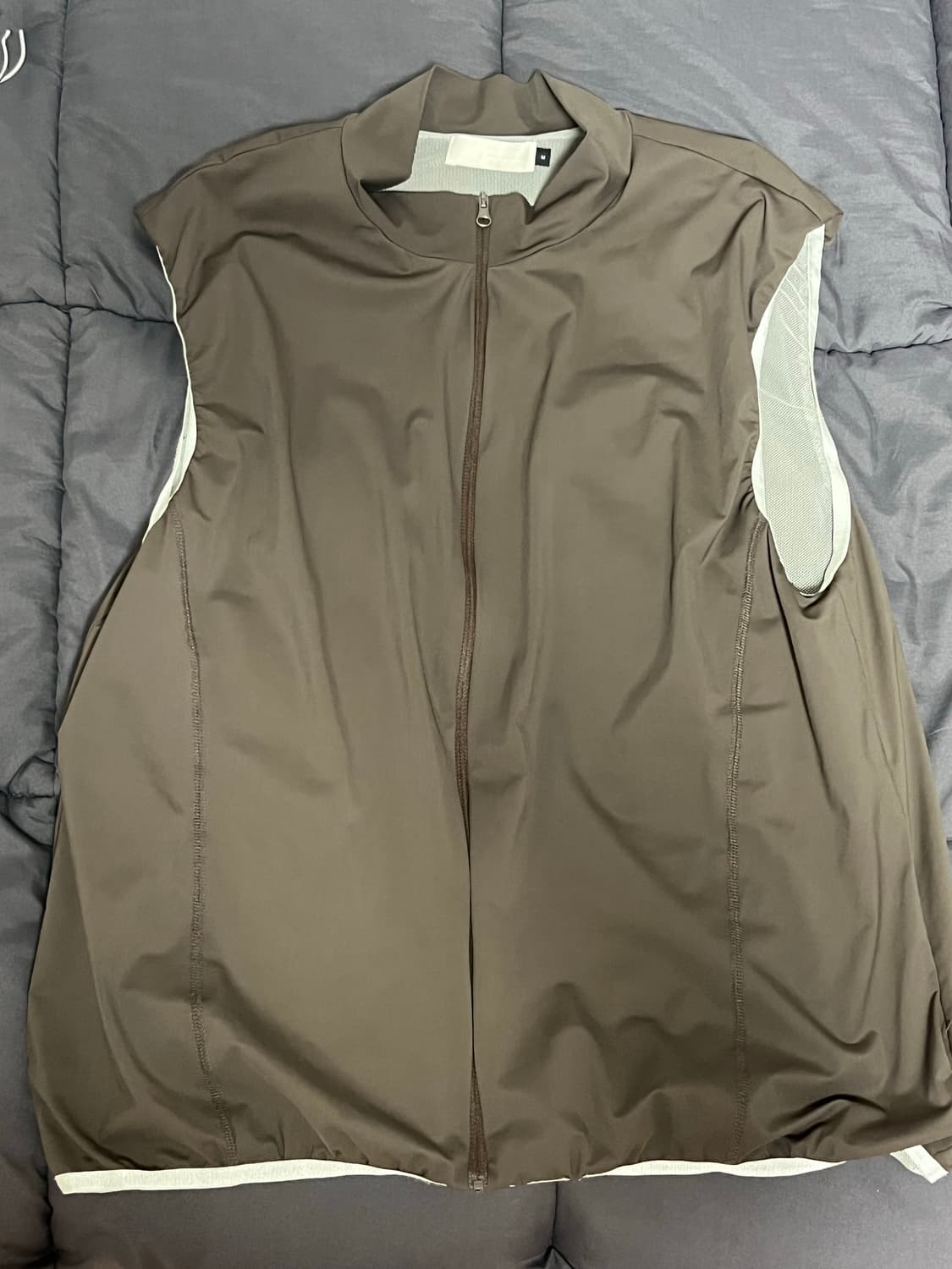 아모멘토 high neck zip-up vest 상품이미지4