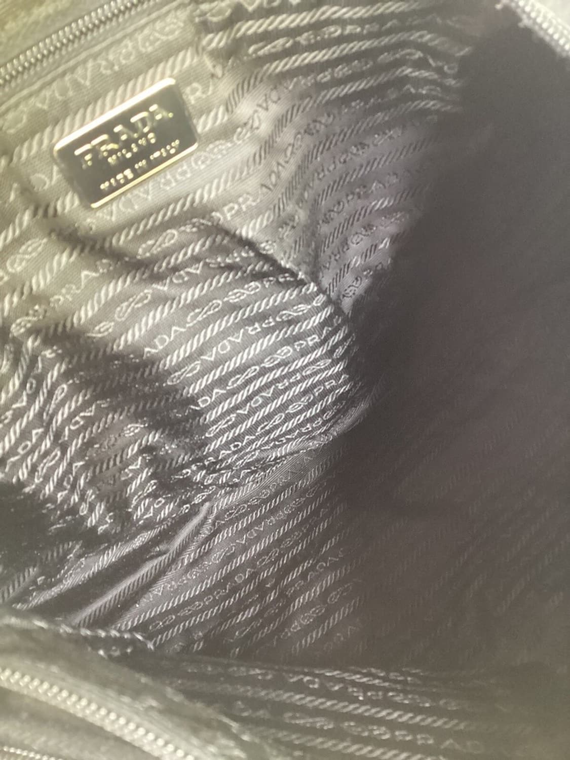 [정품] 프라다 나일론 투버클 크로스백 블랙 OS 상품이미지6