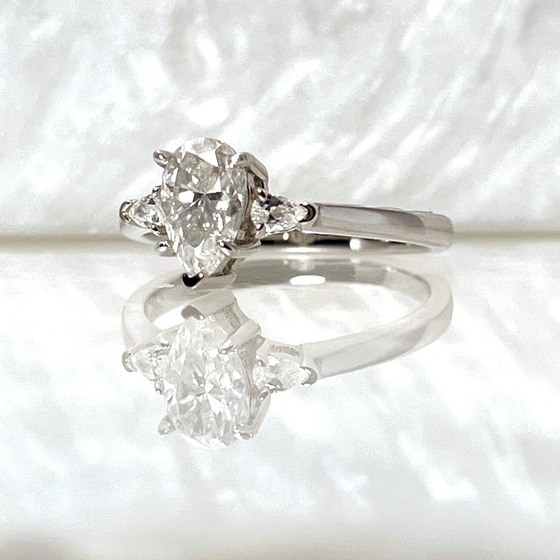 *새상품* 모이사나이트 페어 컷 사이드 스톤 은반지 상품이미지2