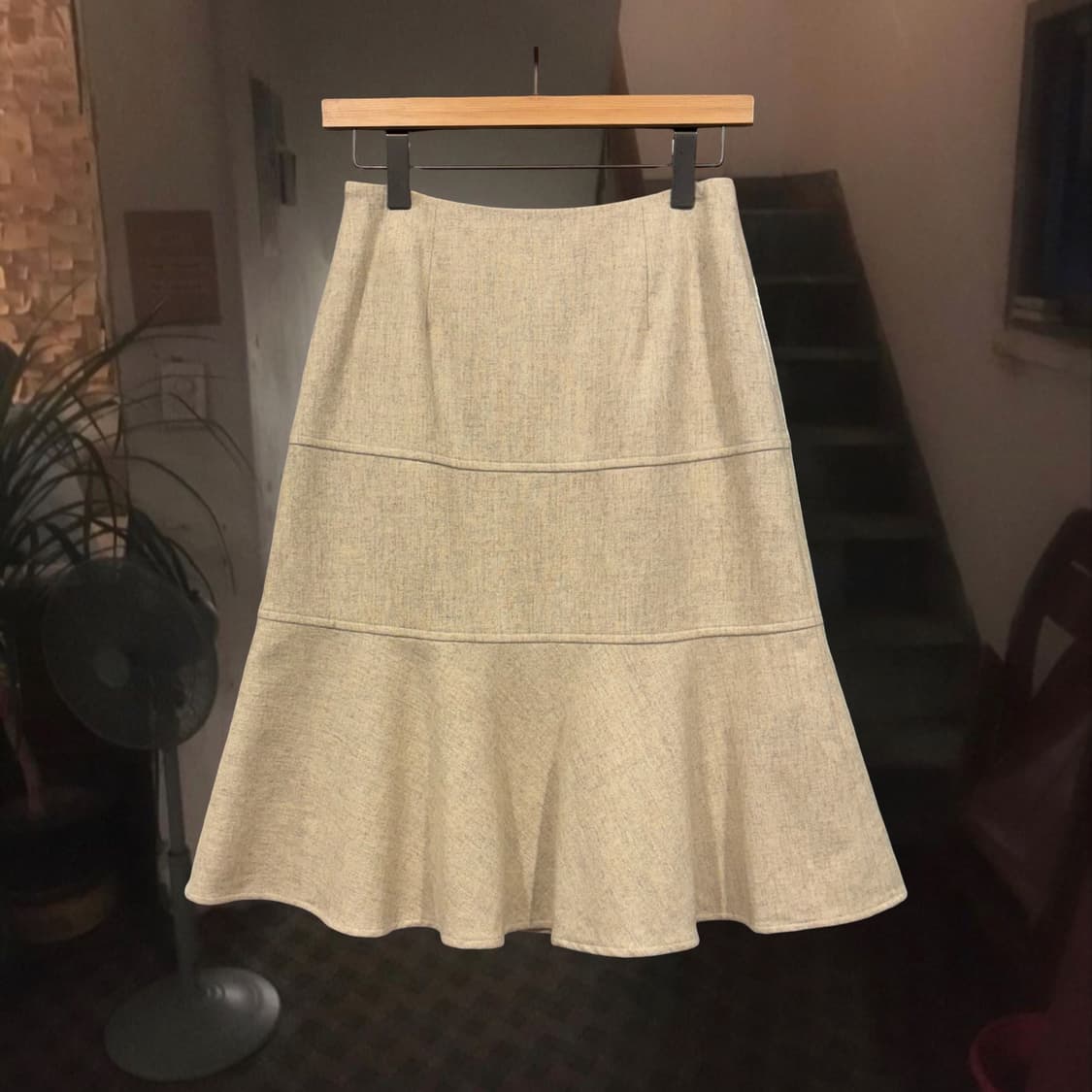 Laura ashley 로라애슐리 베이지 울90% 플레어 미디 스커트 상품이미지2