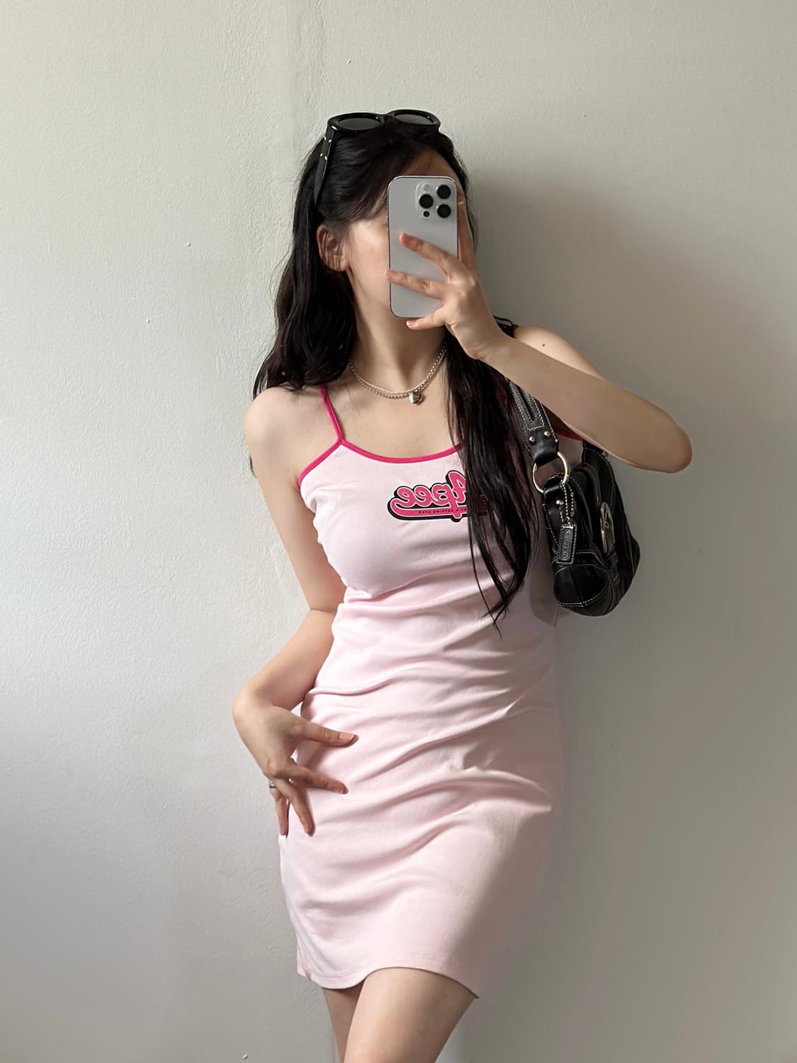 (새상품) 베이프 APEE 빅로고 슬리브리스 원피스  상품이미지2