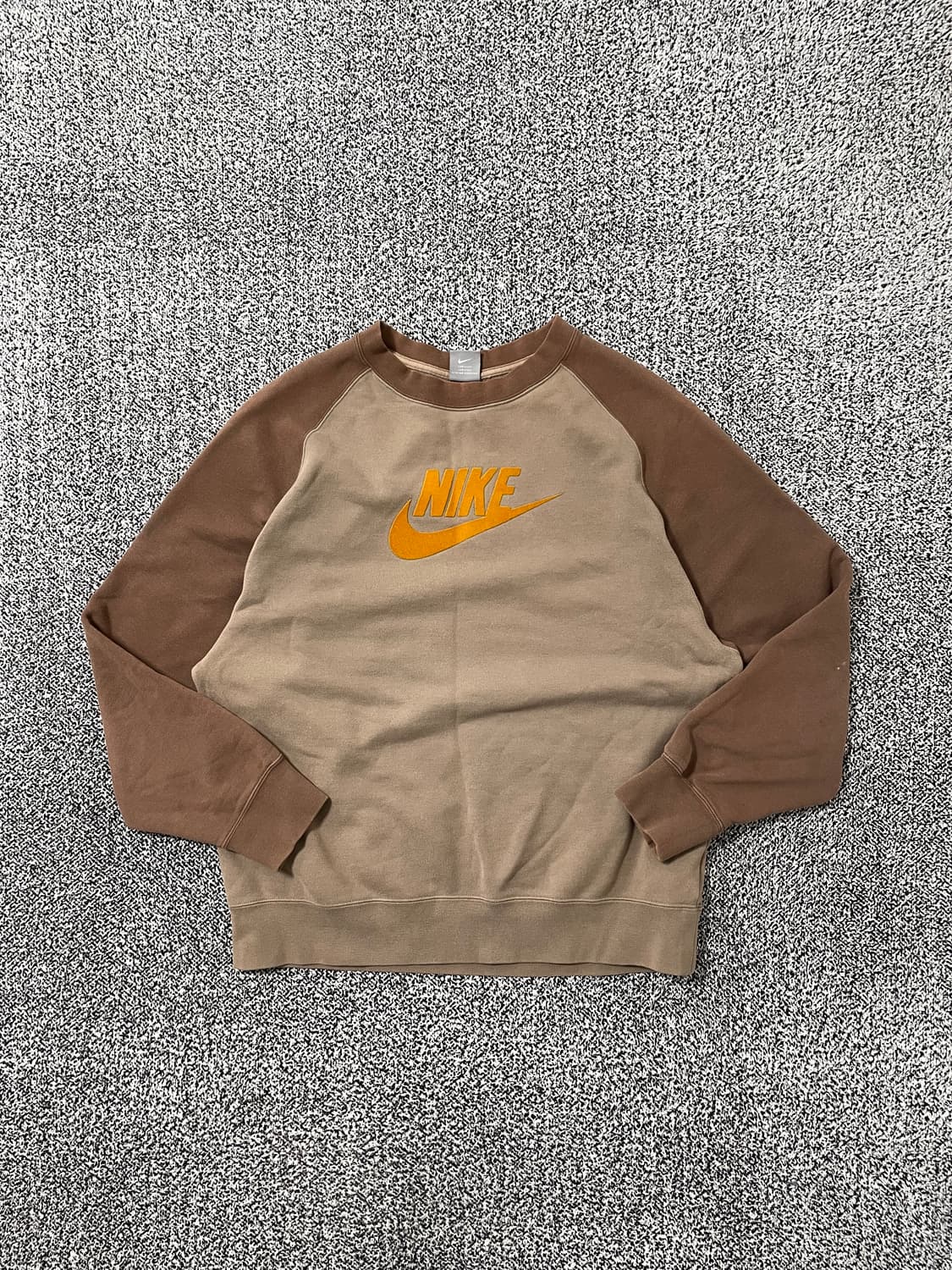 빈티지9. 나이키 나그랑 센터 로고 맨투맨 스웻셔츠 베이지 브라운 상품이미지1
