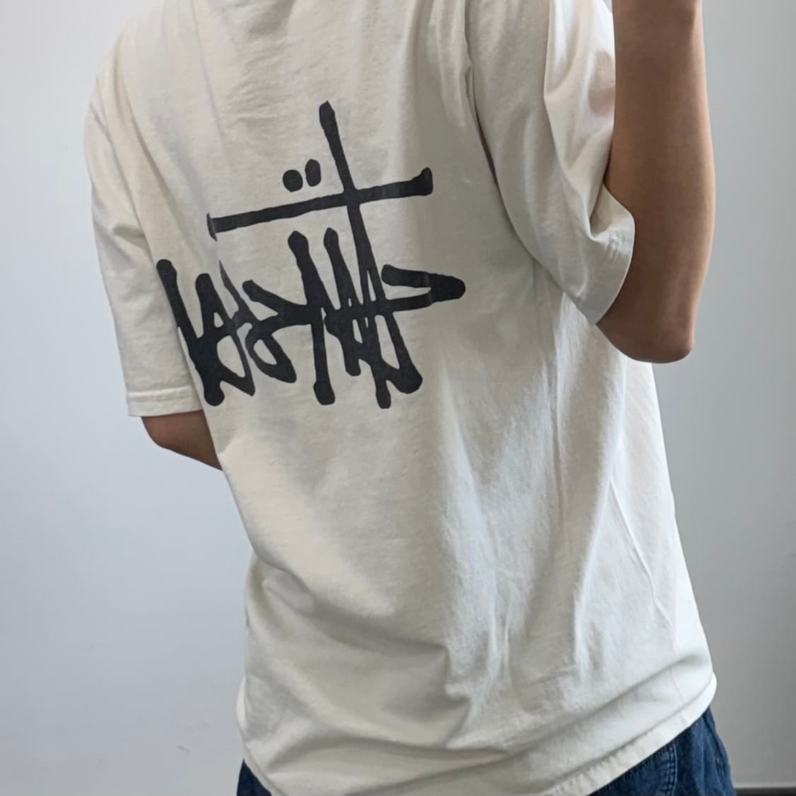 Stussy 스투시 백 로고 화이트 반팔 상품이미지2