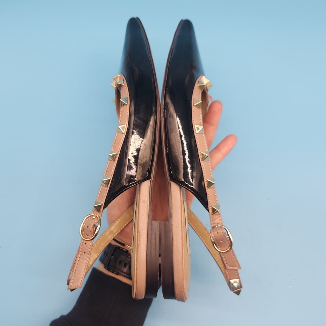 h 발렌티노 락스터드 슬링백 39 250 상품이미지5