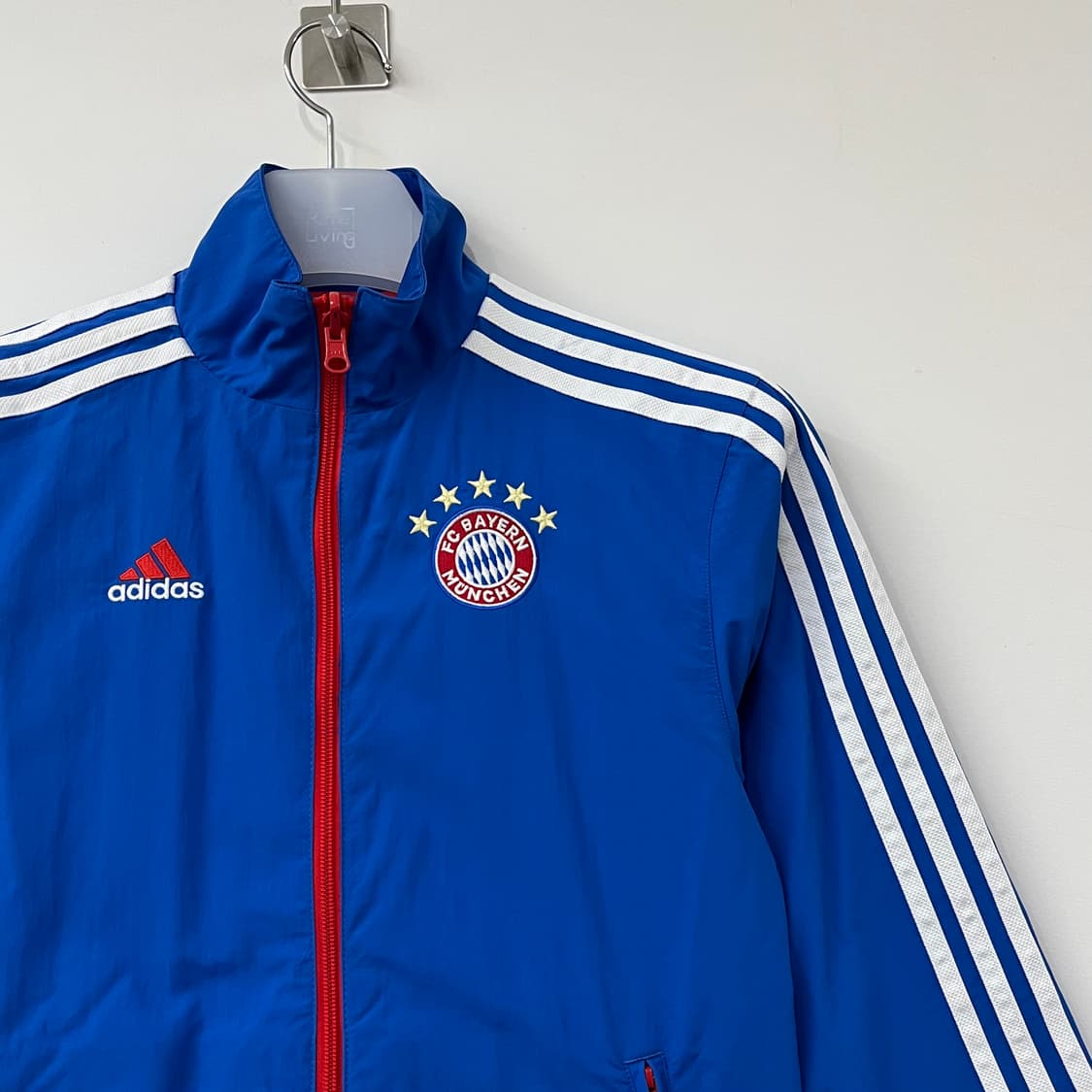 아디다스 22-23 바이에른 뮌헨 앤섬 리버시블 자켓 상품이미지5