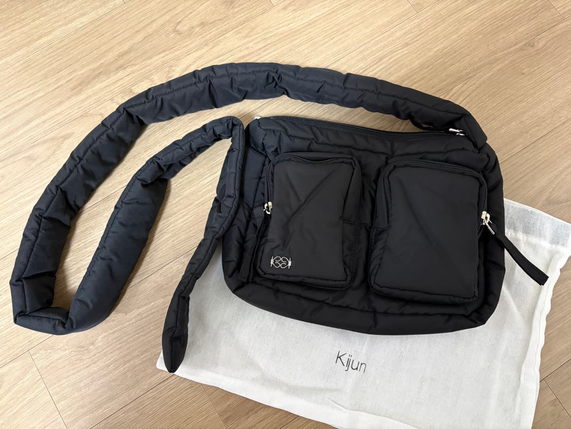기준(Kijun) 필로우 크로스백 (정가: 185,000원) 상품이미지1