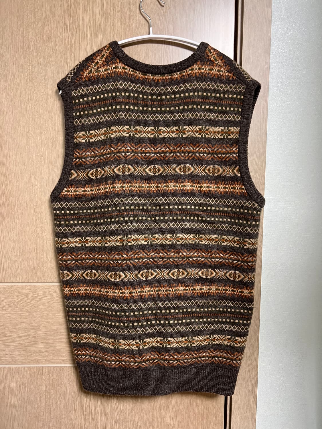 [부기홀리데이] 페어아일 니트 베스트 (브라운) 상품이미지1