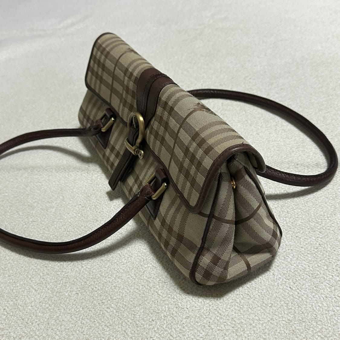 버버리 노바체크 숄더백 상품이미지4