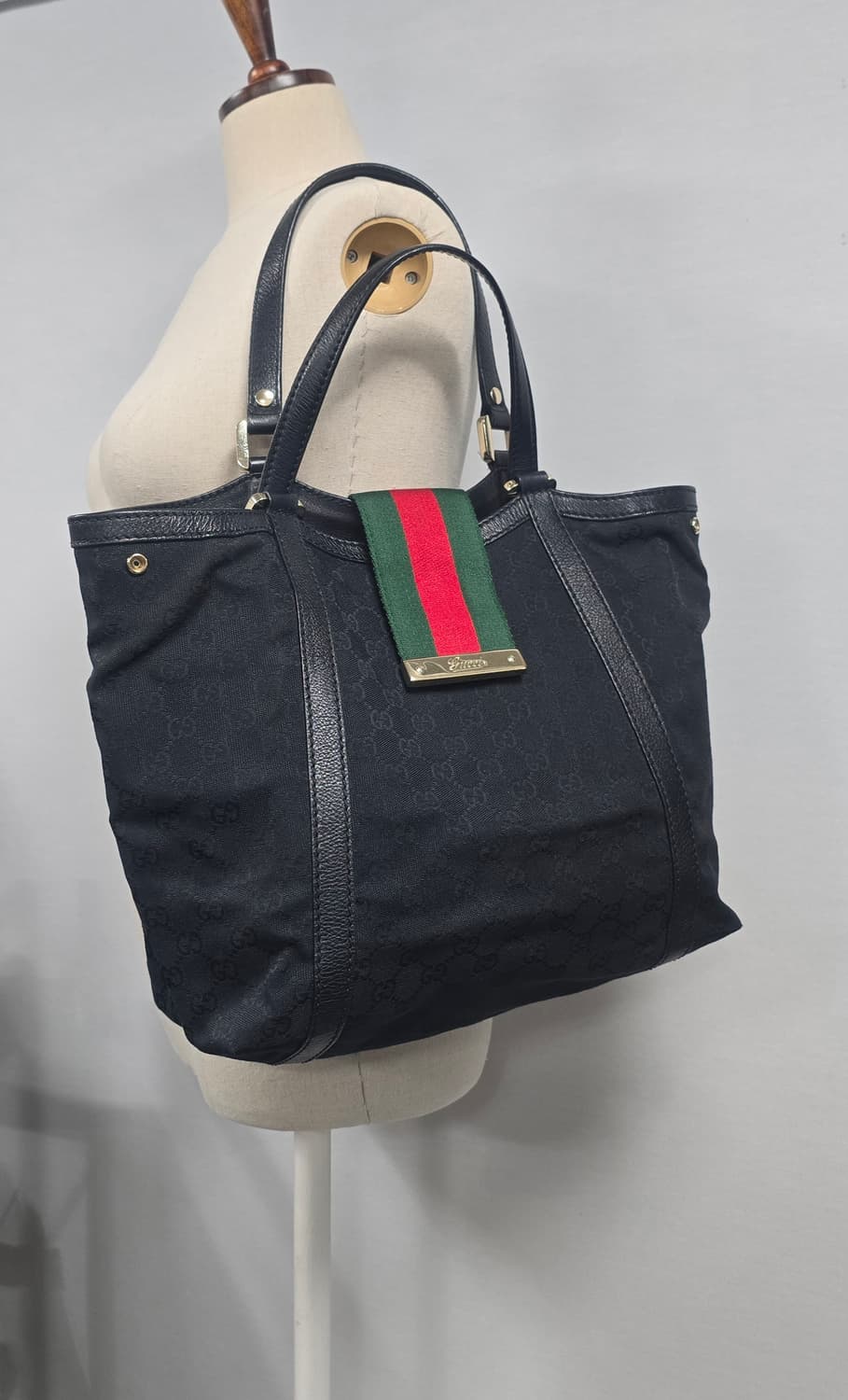 구찌 시그니처 GG 캔버스 쉐리 라인 토트백 상품이미지5