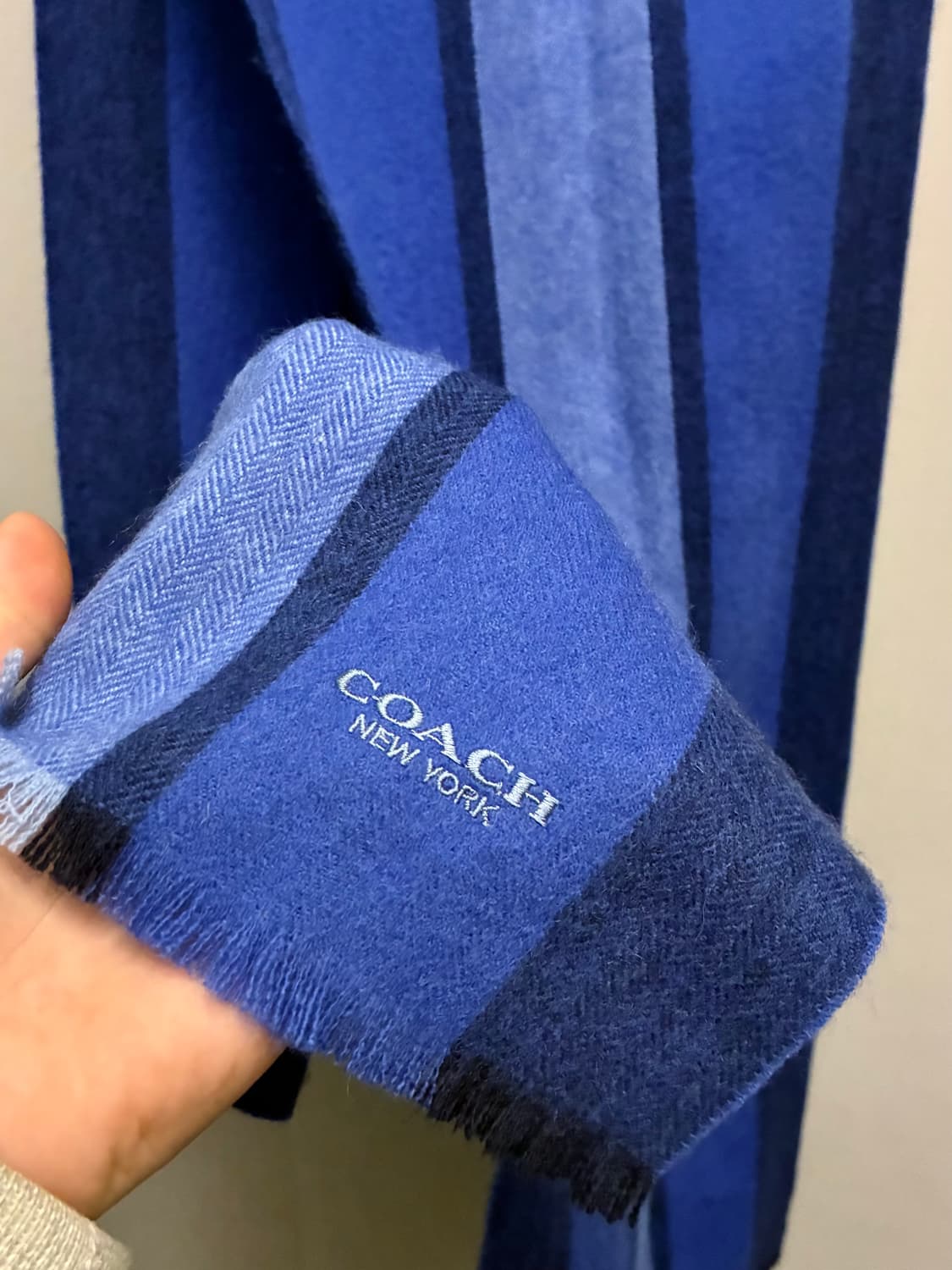 COACH 코치 뉴욕 캐시미어 울 스트라이프 스카프 머플러 블루 상품이미지7