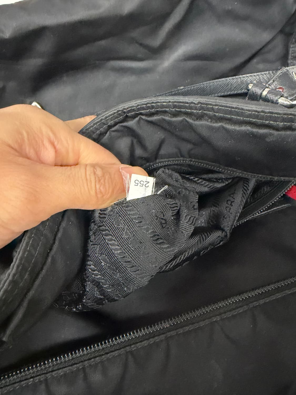 정품) 프라다 테수토 스터드 나일론백  상품이미지8