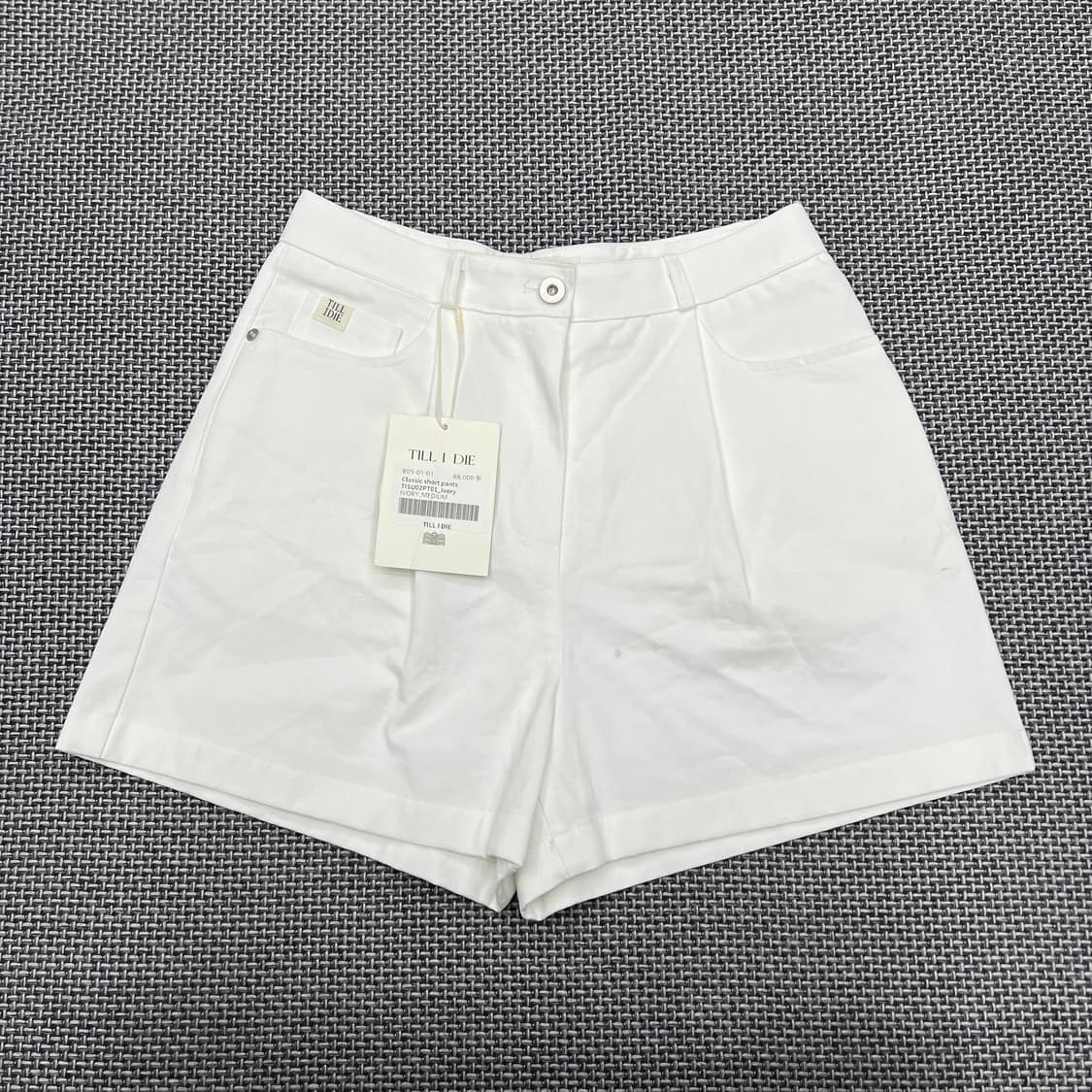 틸아이다이 화이트 숏팬츠 상품이미지1