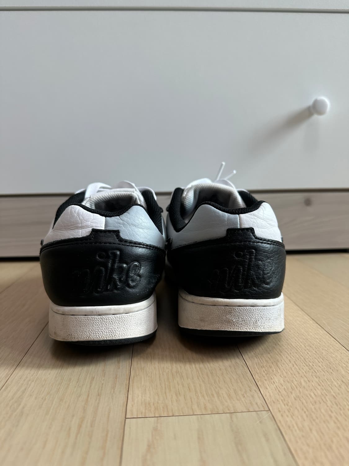 나이키 에버논 로우 흰검 275 상품이미지4