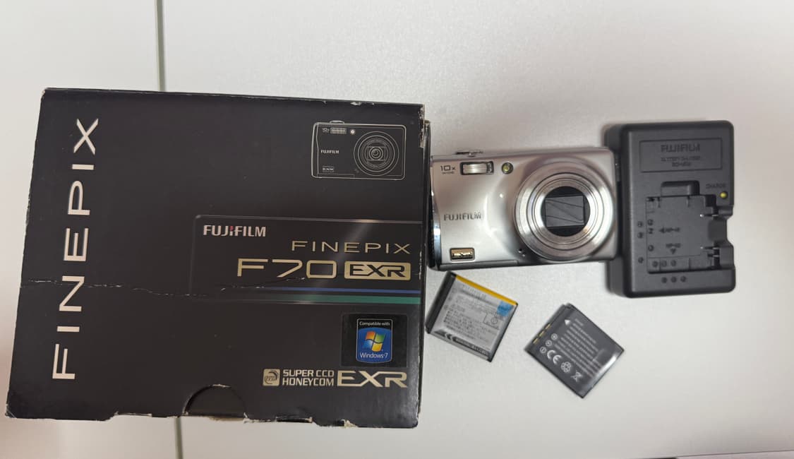 후지필름 FinePix F70EXR 디지털 카메라 상품이미지1