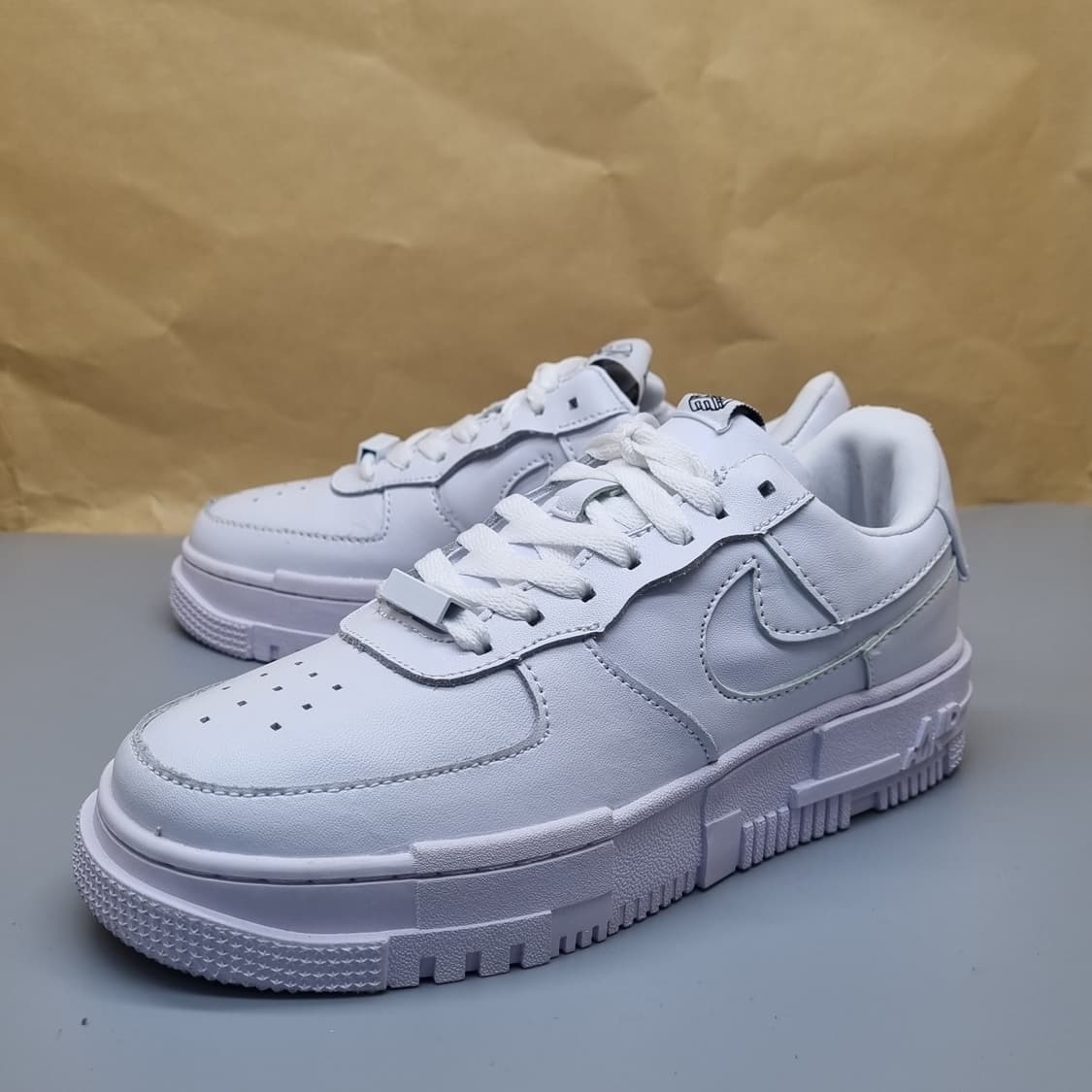 나이키 에어포스1 픽셀 화이트 운동화235 상품이미지1