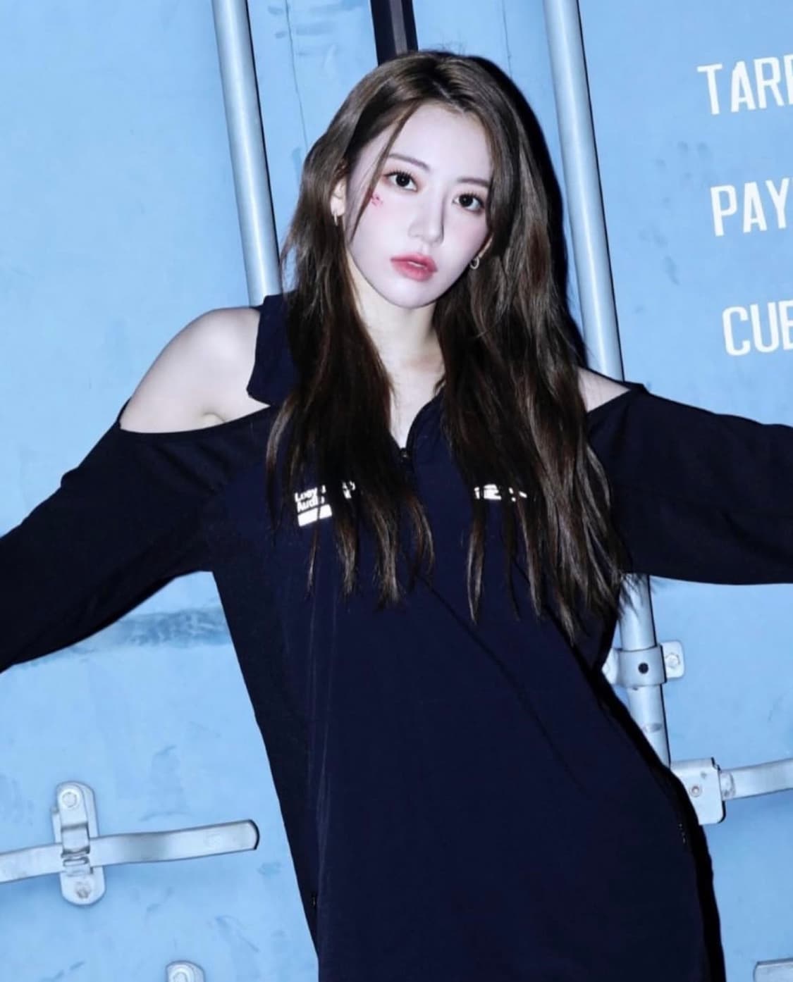 [사쿠라착용] YEEL 오프숄더 아노락 후드  상품이미지1