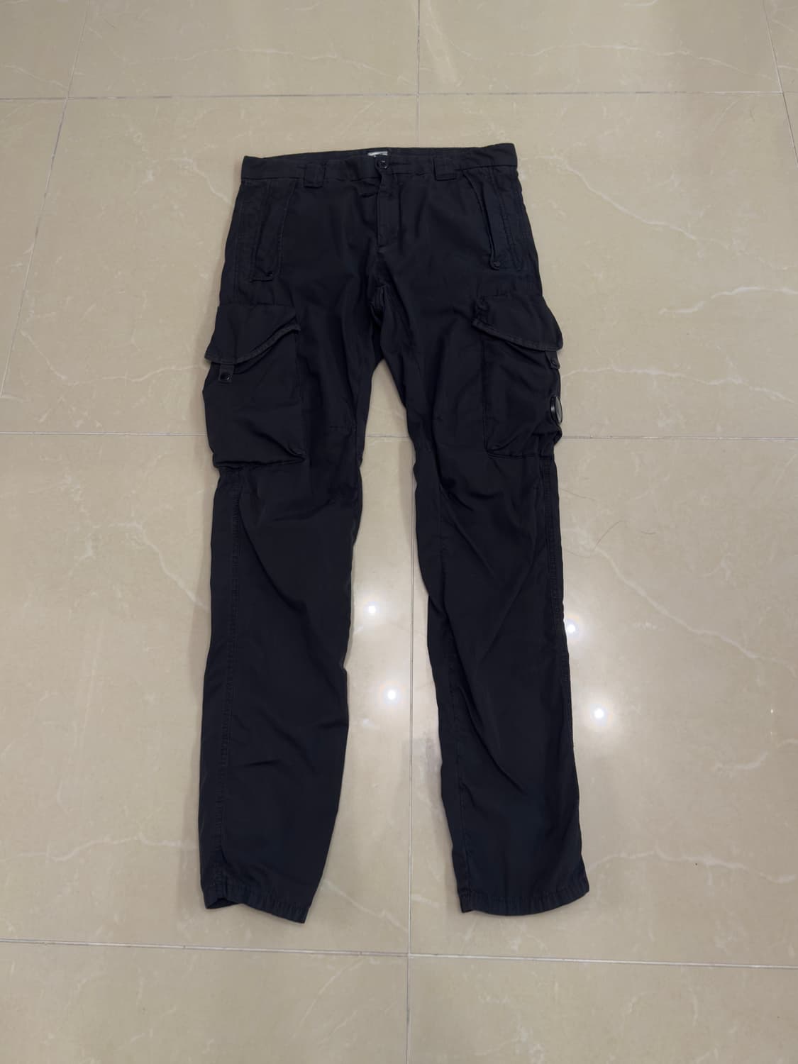 CP Company 렌즈 포켓 블랙 와이드 카고 팬츠 48 상품이미지1