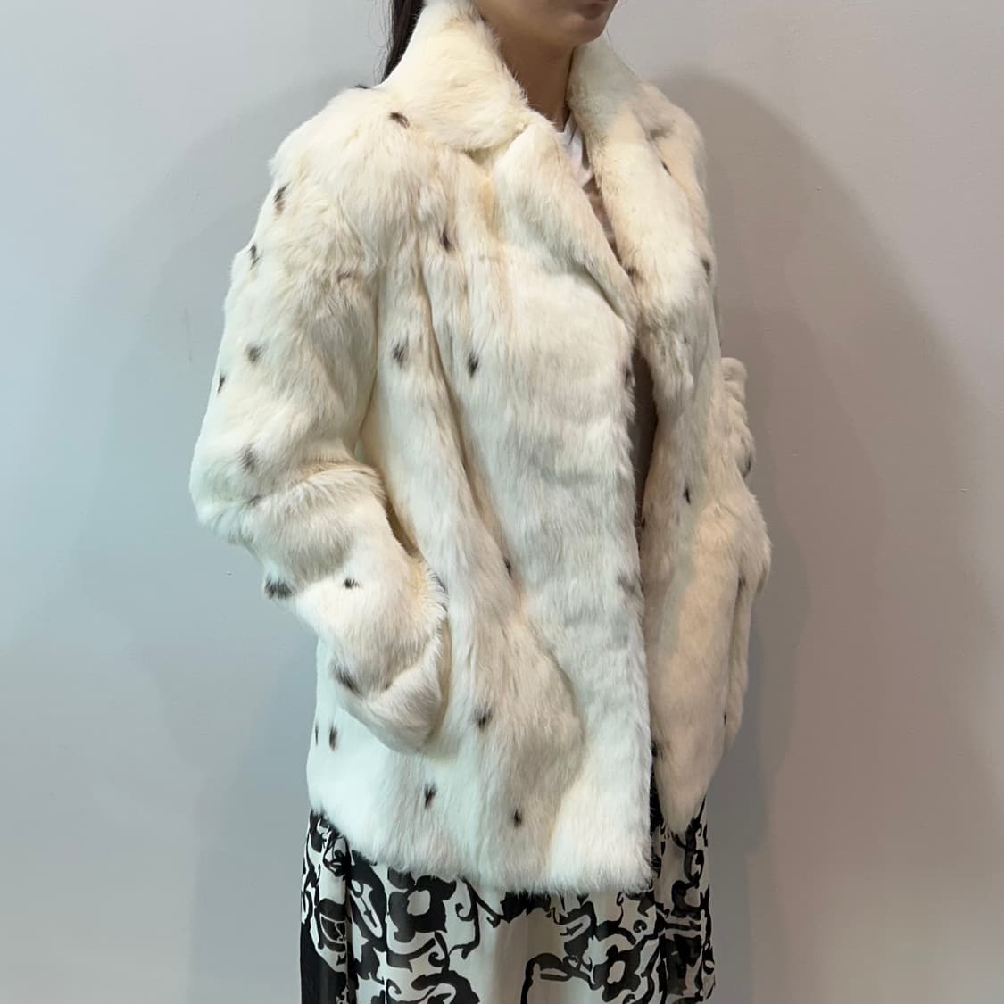 화이트 도트 레빗퍼 자켓 상품이미지1