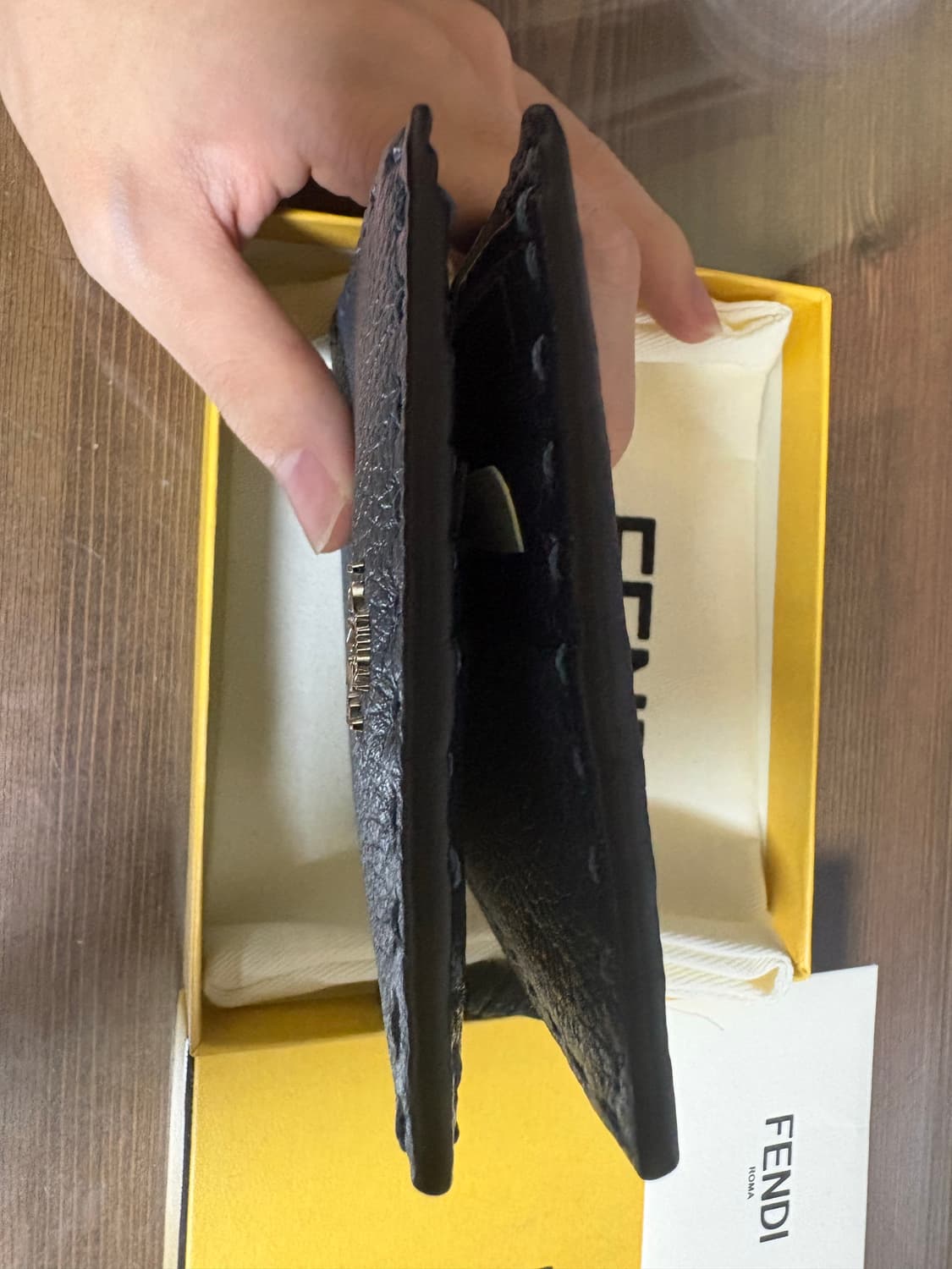 펜디 셀러리아 반지갑 상품이미지7