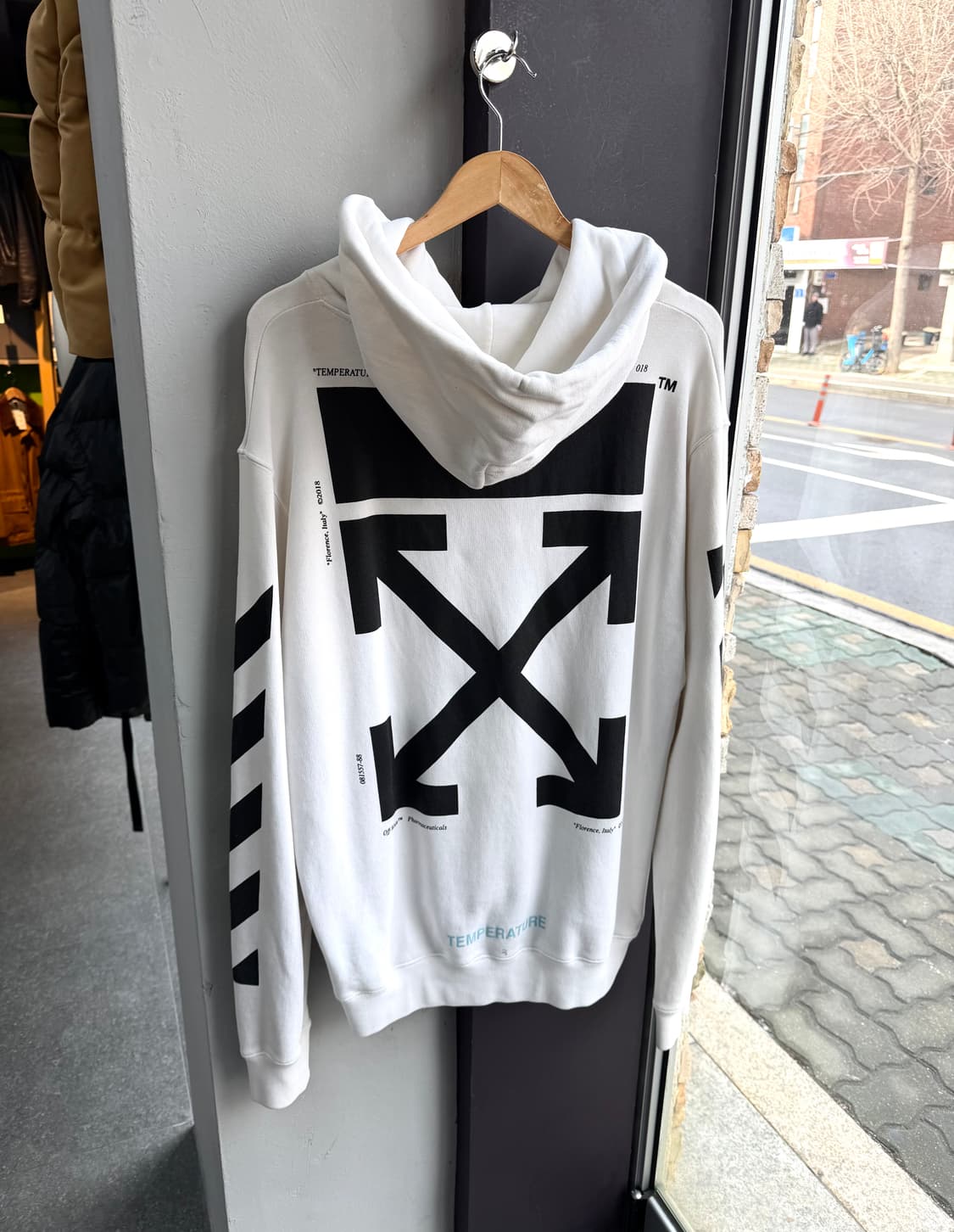 L/ 오프화이트 모나리자 크랙 후드티 상품이미지7