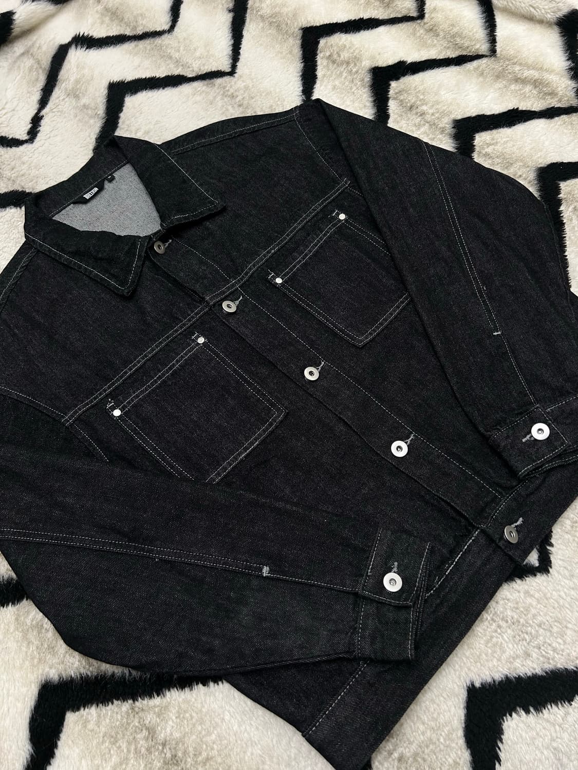 [M]트릴리온 오버핏 워싱 스티치 데님 트러커지켓/블랙 상품이미지2