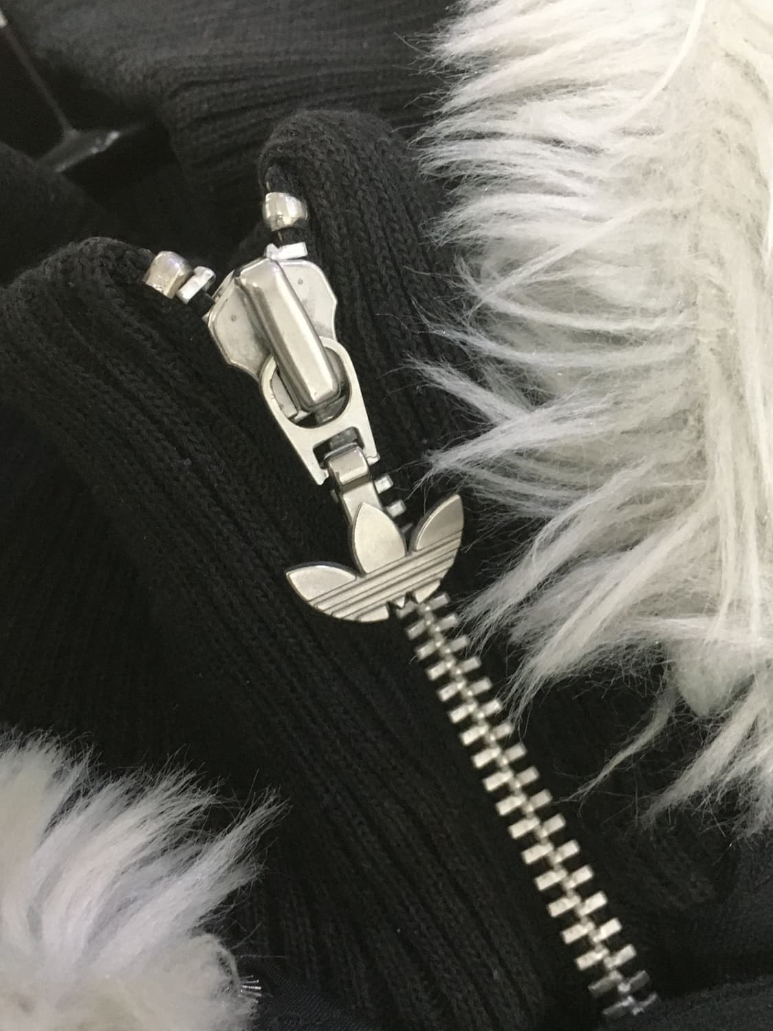 아디다스 퍼 후드 점퍼 상품이미지3