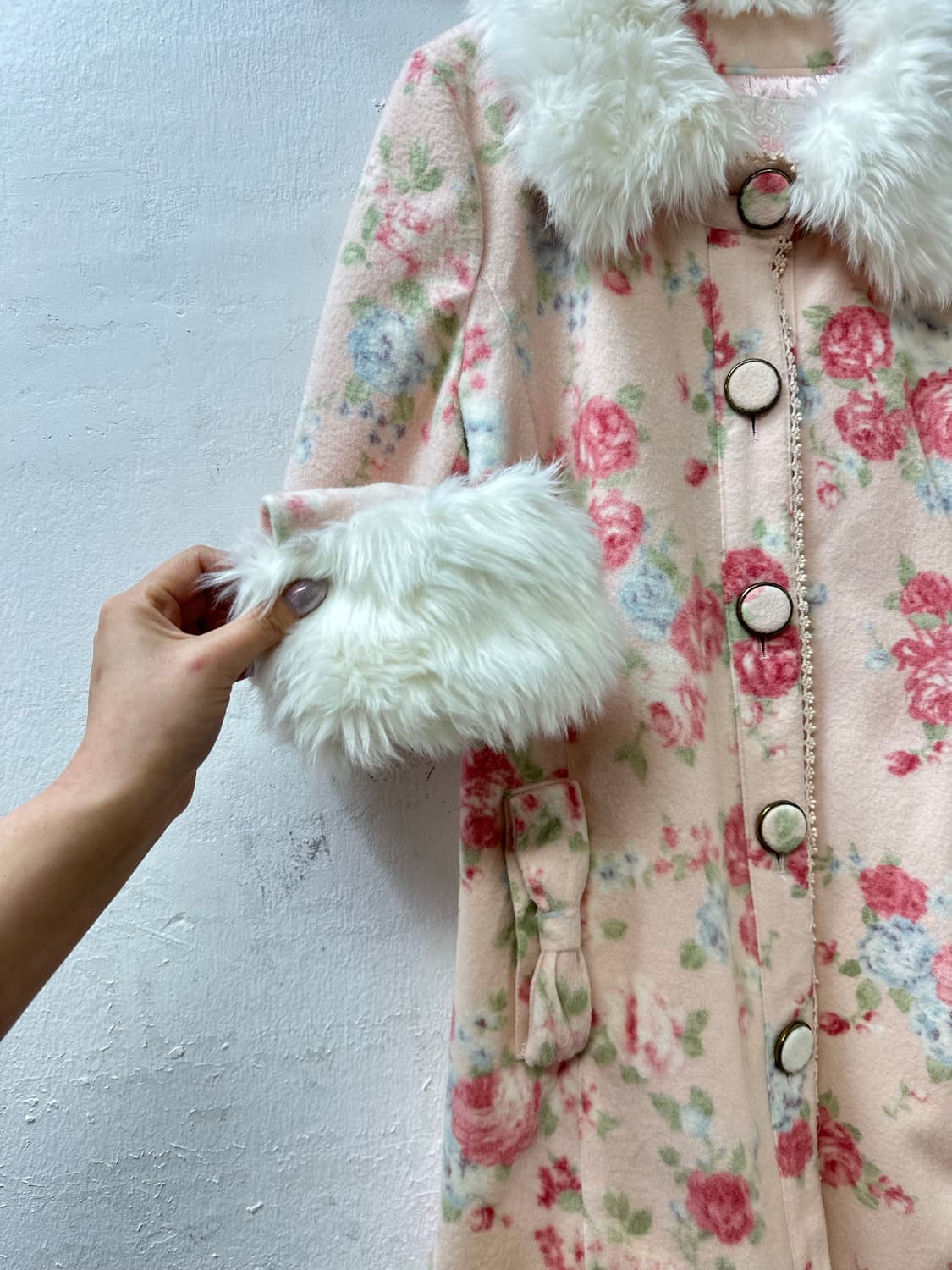 드라이완료 극희귀매물 핑크 리즈리사 플라워 핑크 퍼 카라 레이스 코트 상품이미지4