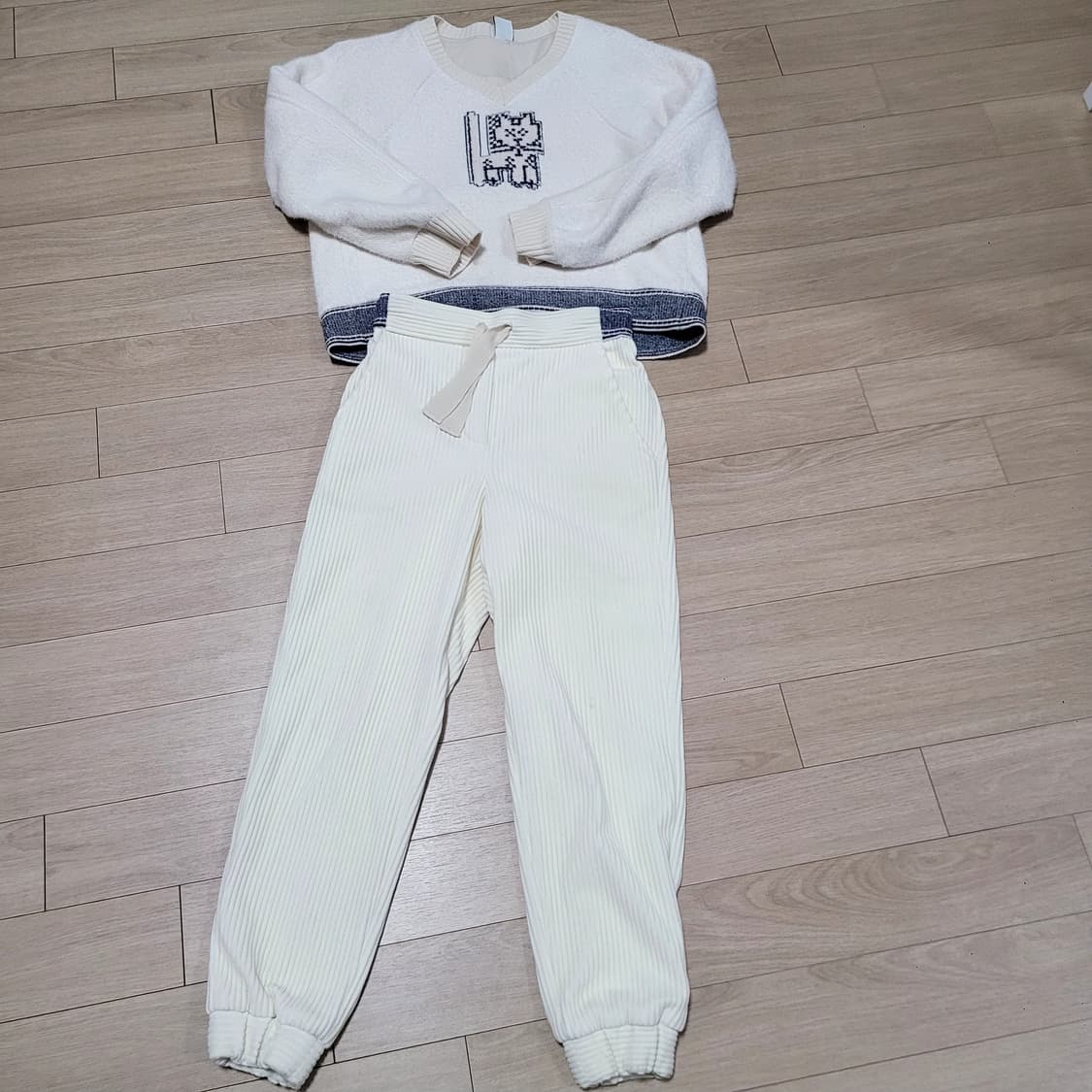 오즈세컨 니트셋트 상품이미지1