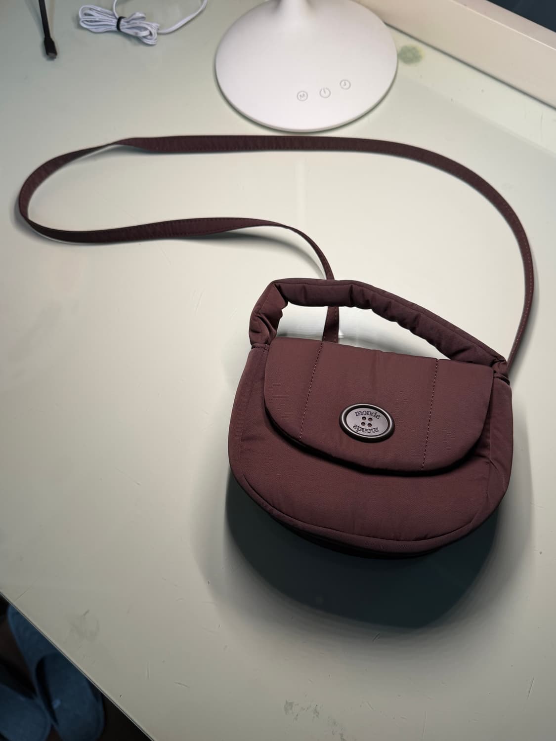 몽드몽드 패딩 미니 크로스백 브라운 컬러 상품이미지1