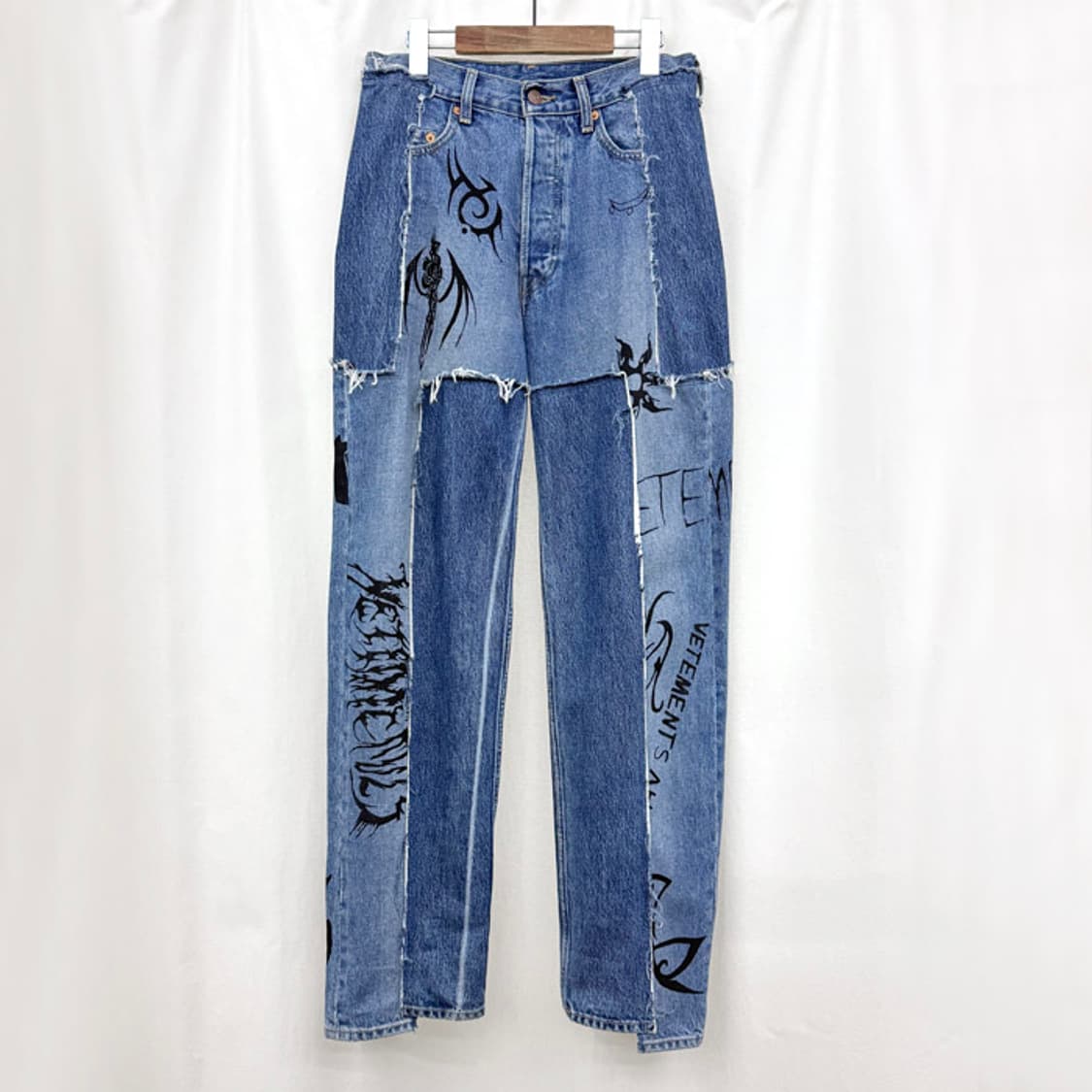 베트멍 리바이스 트라이벌 타투 리워크 데님 팬츠 상품이미지1