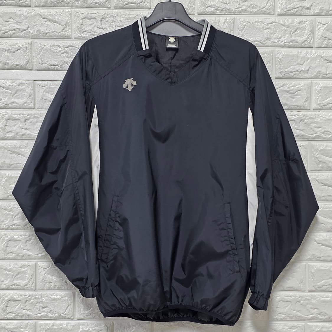 택포) 데상트 블랙 트레이닝복 95 상품이미지1