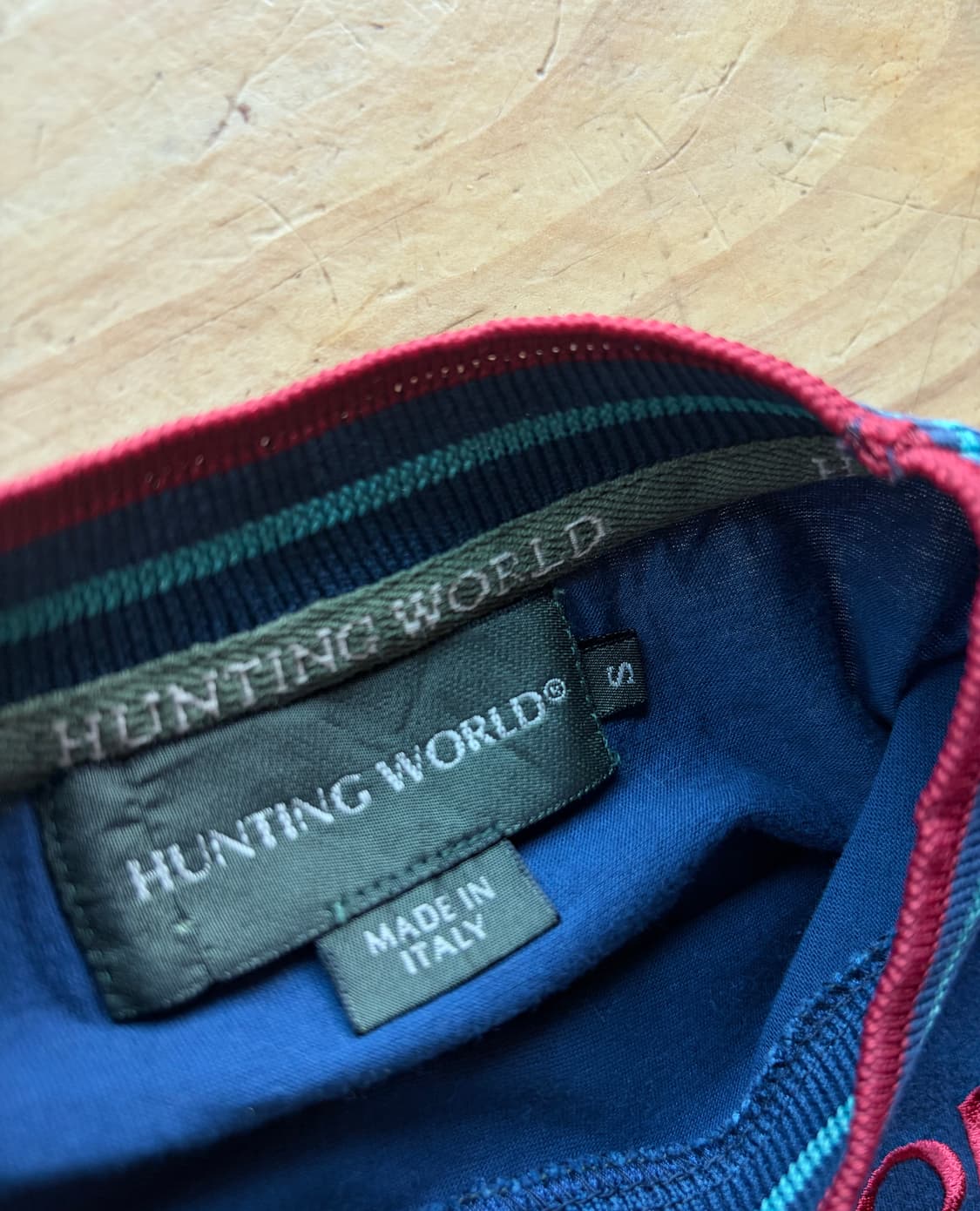 (Hunting World) 넥 배색 자수 반팔티 상품이미지3