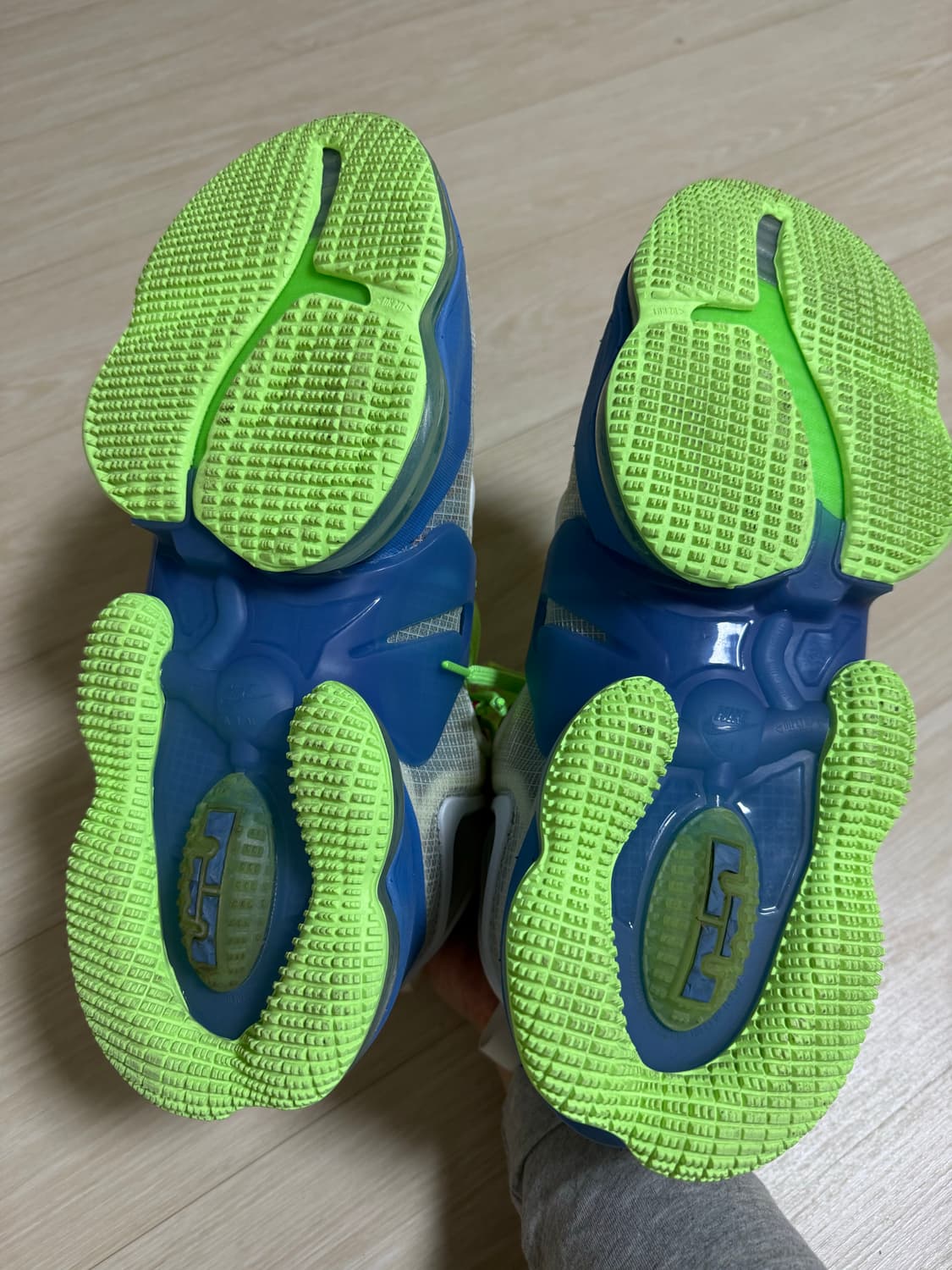 나이키 르브론 19 트로피칼 290 상품이미지8