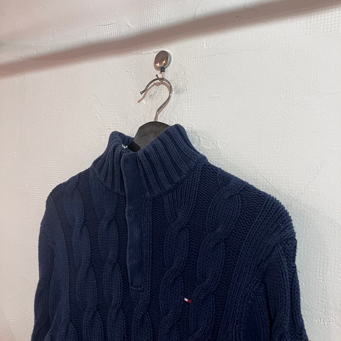 타미힐피거 꽈배기 반폴라 집업니트 상품이미지3