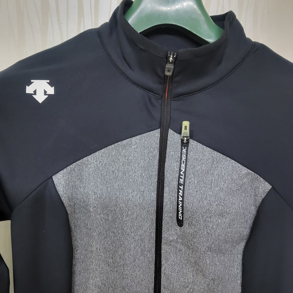 새상품 데쌍트 집업 자켓 트랙탑 트레이닝 자켓 여자 85 상품이미지2