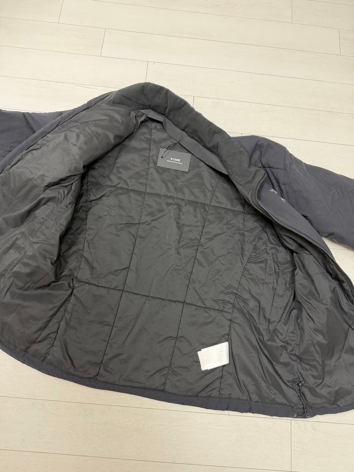 아크테릭스 아톰 AR 자켓 M 사이즈  육안으로보기에 얼룩 및 찢김 없음 상품이미지6