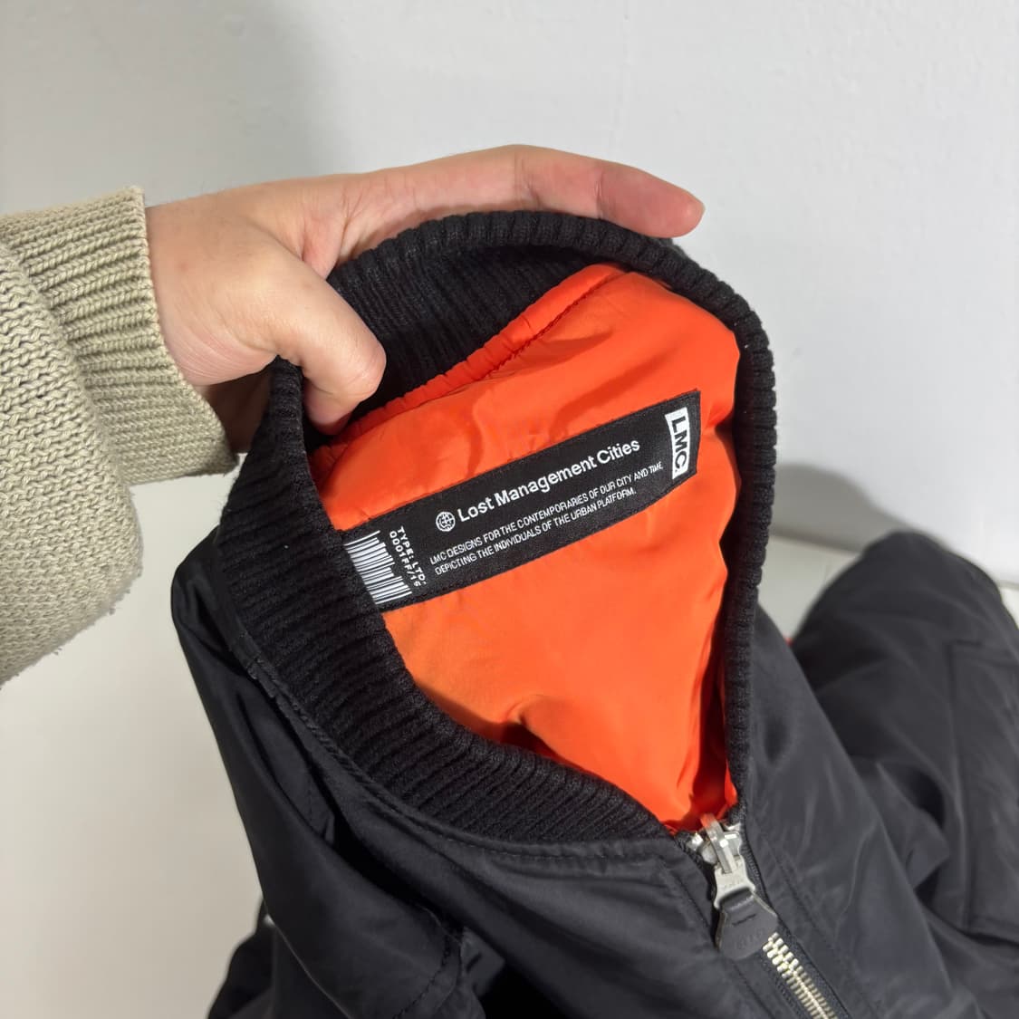 M LMC 엘앰씨 블랙 오버핏 리버시블 항공점퍼 상품이미지4